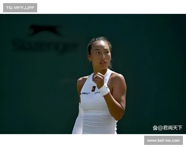 郑钦文中网退赛心碎一幕，决胜盘扶肘离场观众掌声鼓励