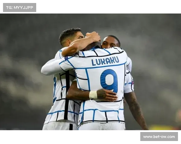 门兴格拉德巴赫快速反击,普莱亚助攻霍夫曼推射破门